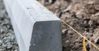 Установка бордюров для тротуарной плитки в Соли-Илецке - цена от 833 руб.