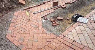Укладка тротуарной плитки в Соли-Илецке в октябре
