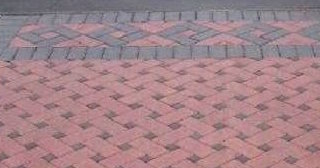 Укладка тротуарной плитки на старое бетонное основание в Соли-Илецке в октябре