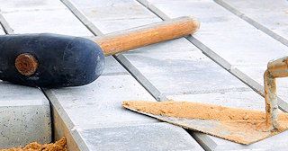 Профессиональная укладка тротуарной брусчатки в Соли-Илецке в октябре
