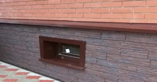 Облицовка цоколя панелями под камень в Соли-Илецке в октябре
