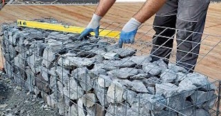 Устройство подпорной стенки из габионов в Соли-Илецке в октябре